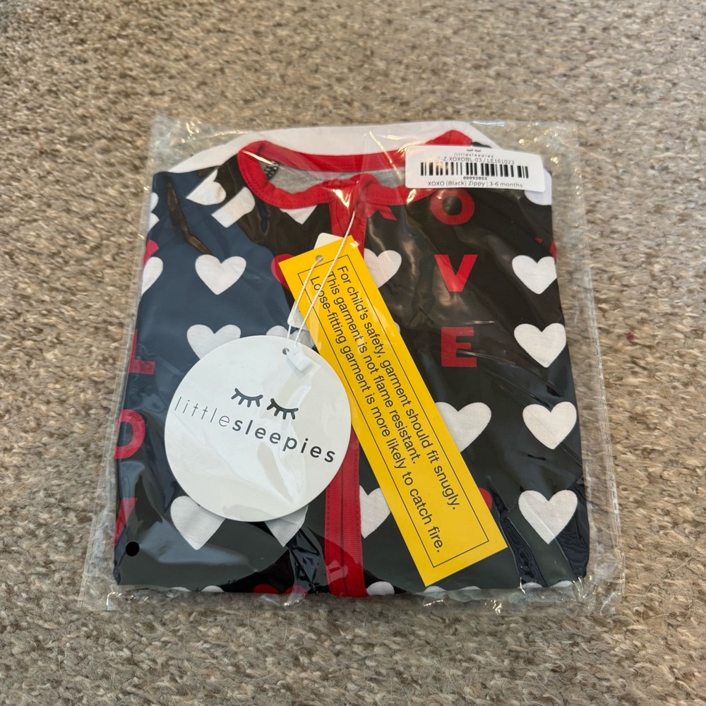 NWT 3-6M Little Sleepies XOXO Hearts Zippy Black